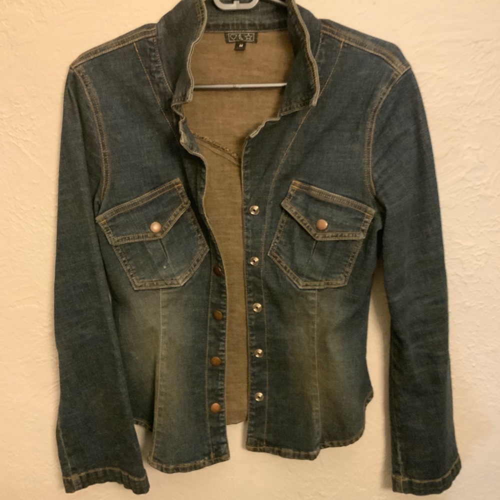 Stretchy Button Up - image 4